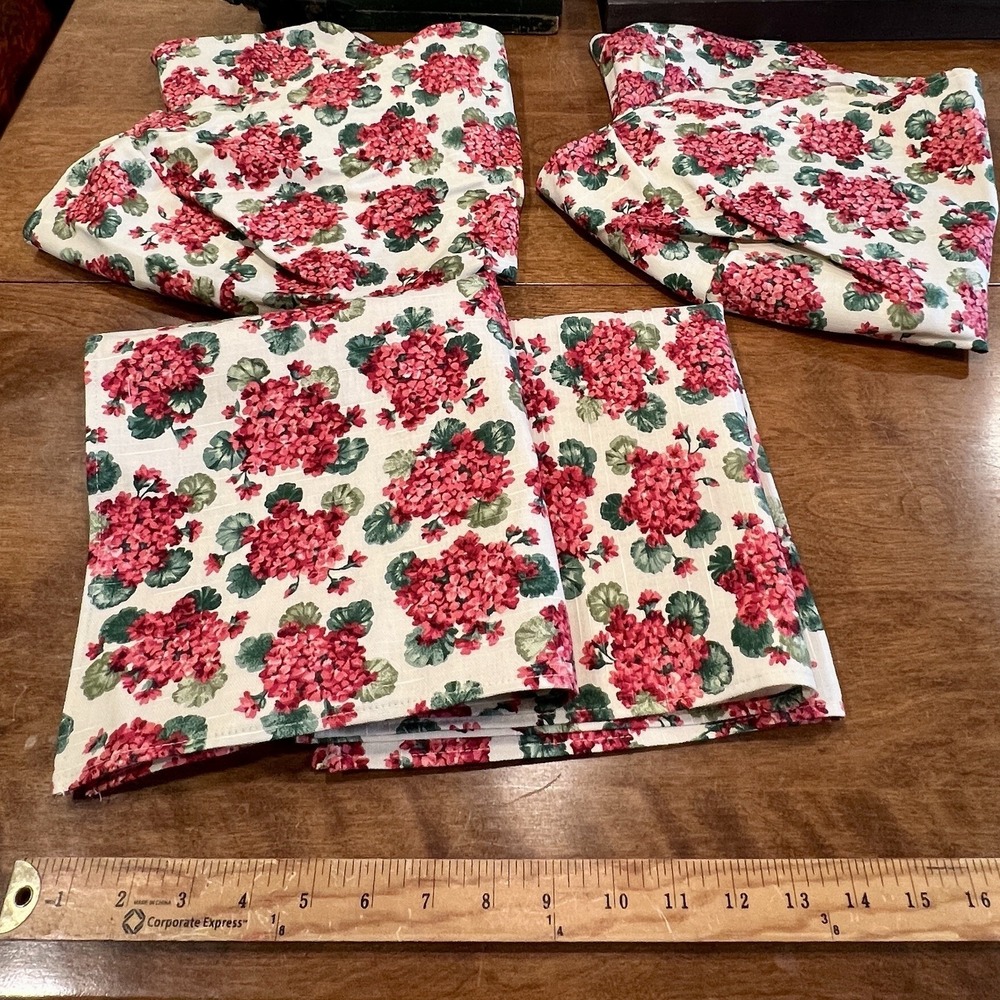 Longaberger Window Box Planter Geranium Over-the-Edge Liner & Napkin Set of 4